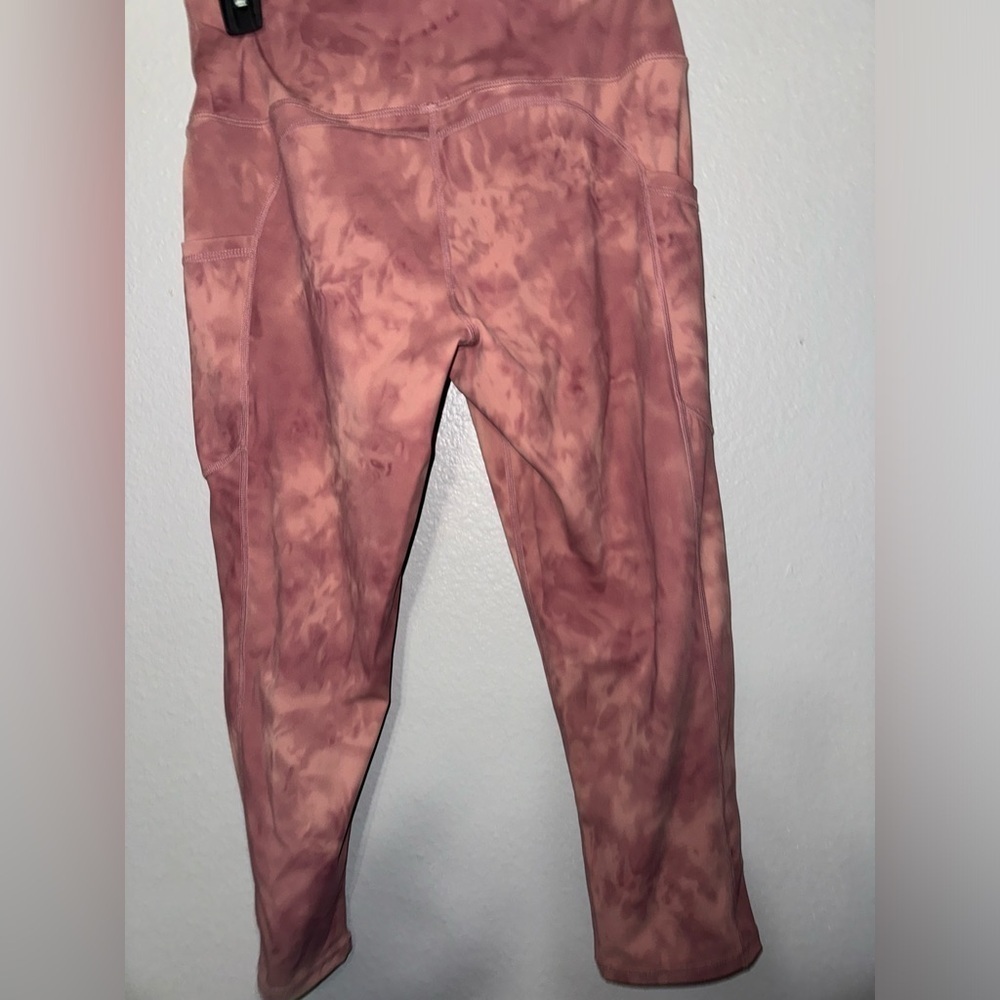 Oalka Tie and Dye Medium Capri Pants, workout - Picture 5 of 5